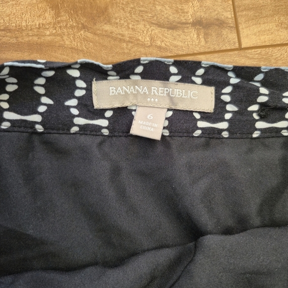 Banana Republic Women’s Black White Print Pleated Skirt – Size 6 - Picture 2 of 4